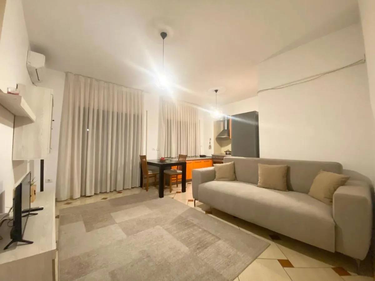 Rooms Dionis Τίρανα 2*,