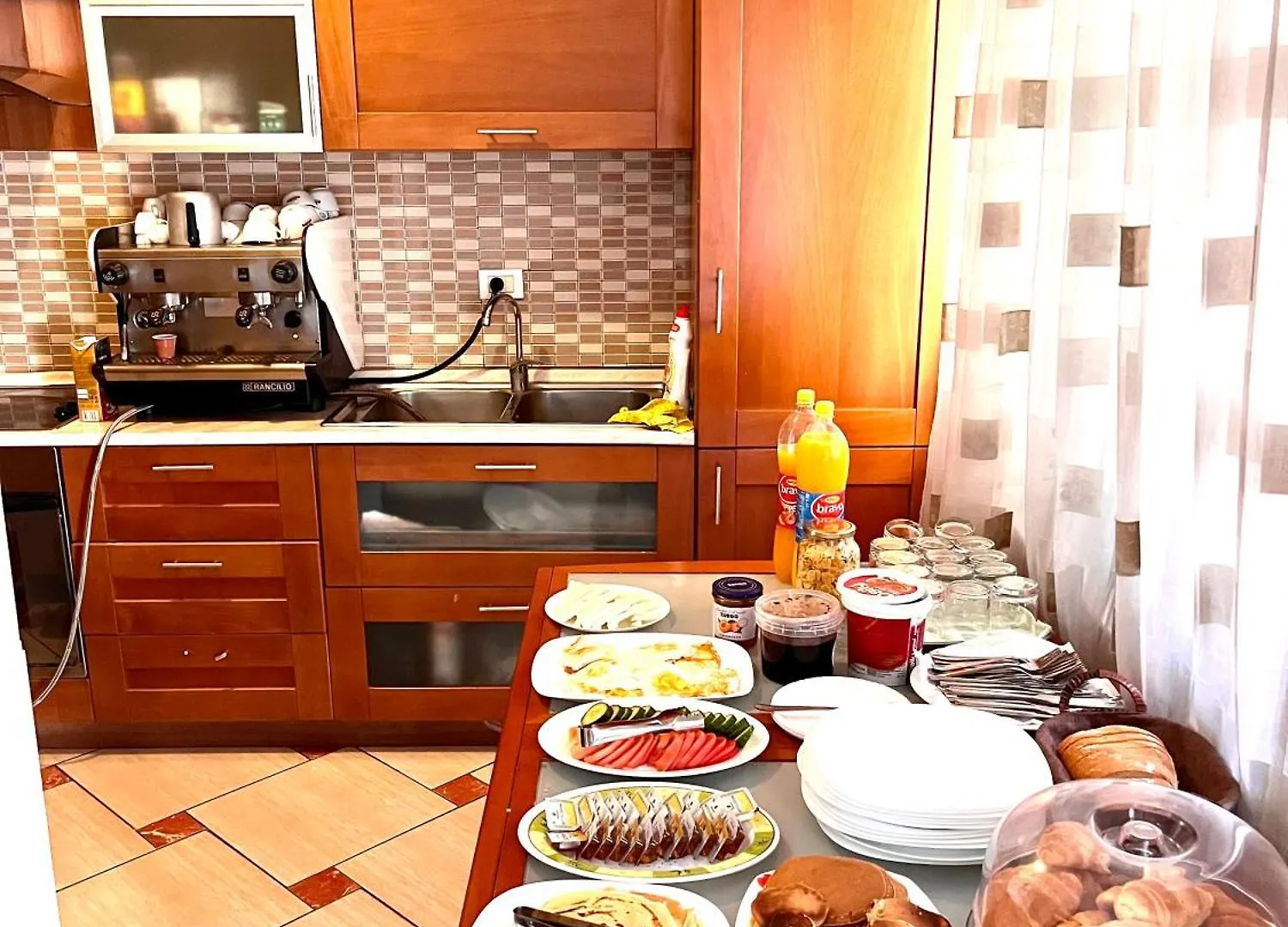 Rooms Dionis Τίρανα