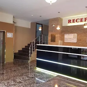 ** Otel Uranus Romanya