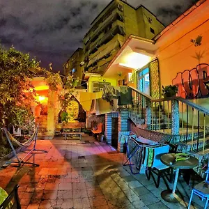  Hostel Milingona Center Arnavutluk