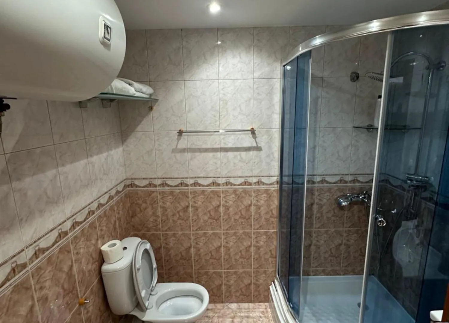 Rooms Dionis Tirana 2*,  Albanië