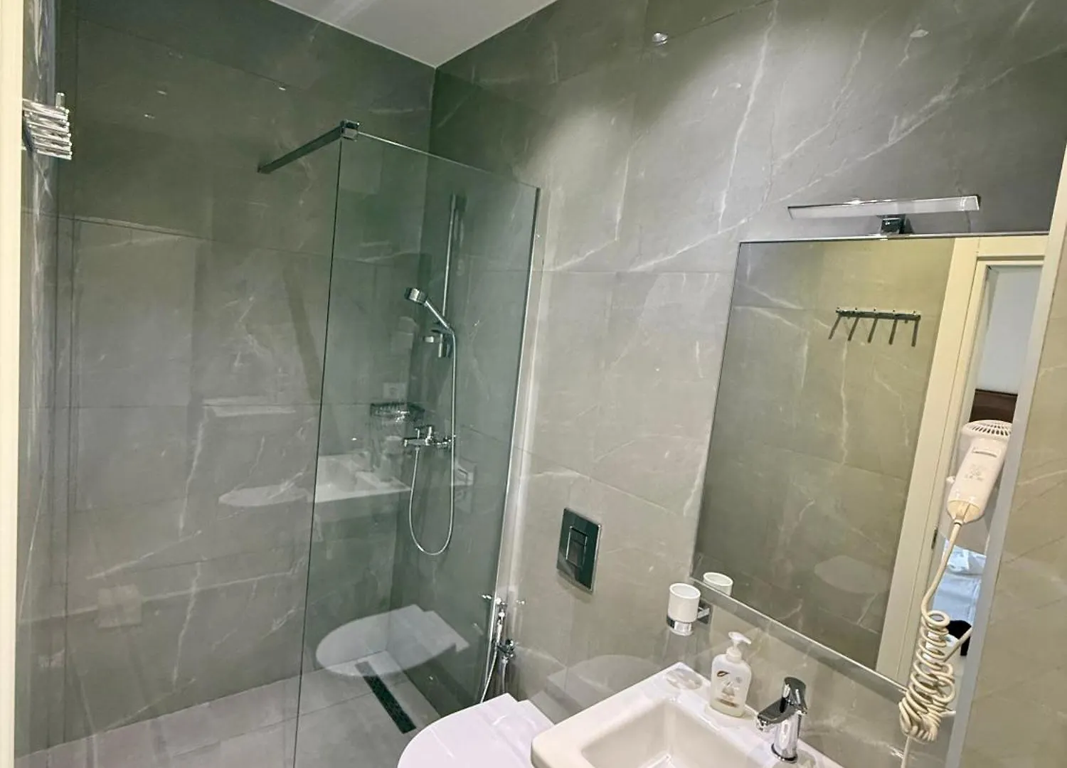 Rooms Dionis Tirana