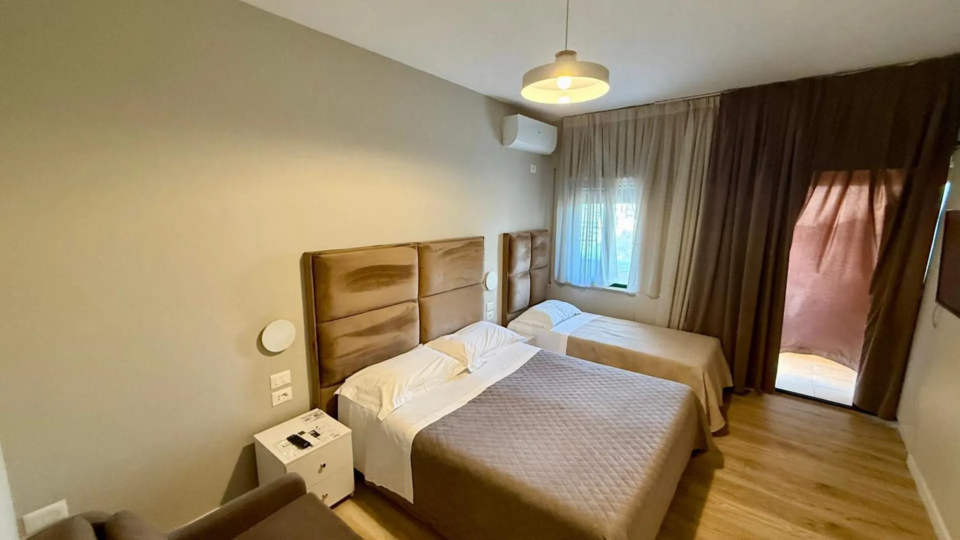 Rooms Dionis Tirana Albanië
